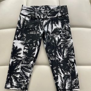 Fabletics size small capri